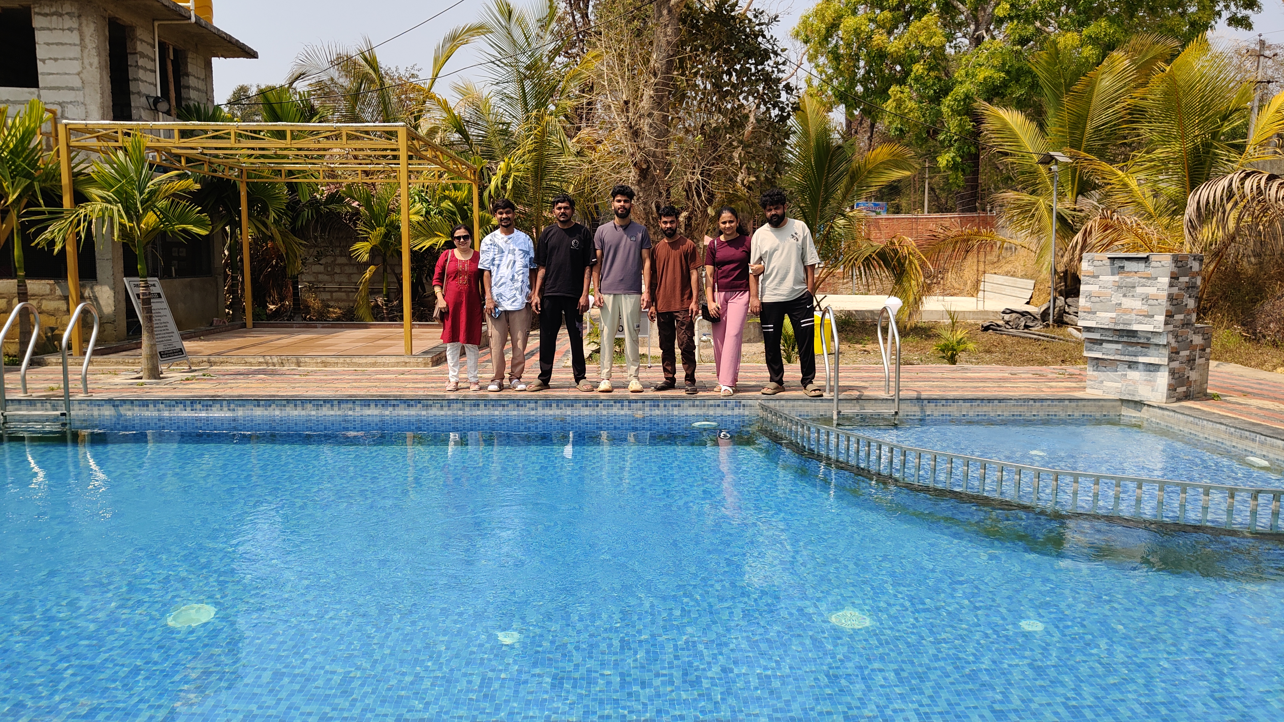 Redstone Cottages Dandeli Stay